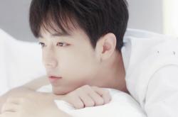 英雄联盟总决赛赛程-孤星与群狼，C罗攻防两端的极致统治与塞维利亚的北欧制霸术