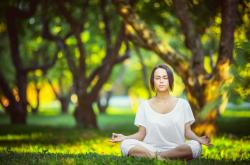 -防线如代码运行，阿什拉夫稳定输出不掉线，助安哥拉稳稳拿下马赛