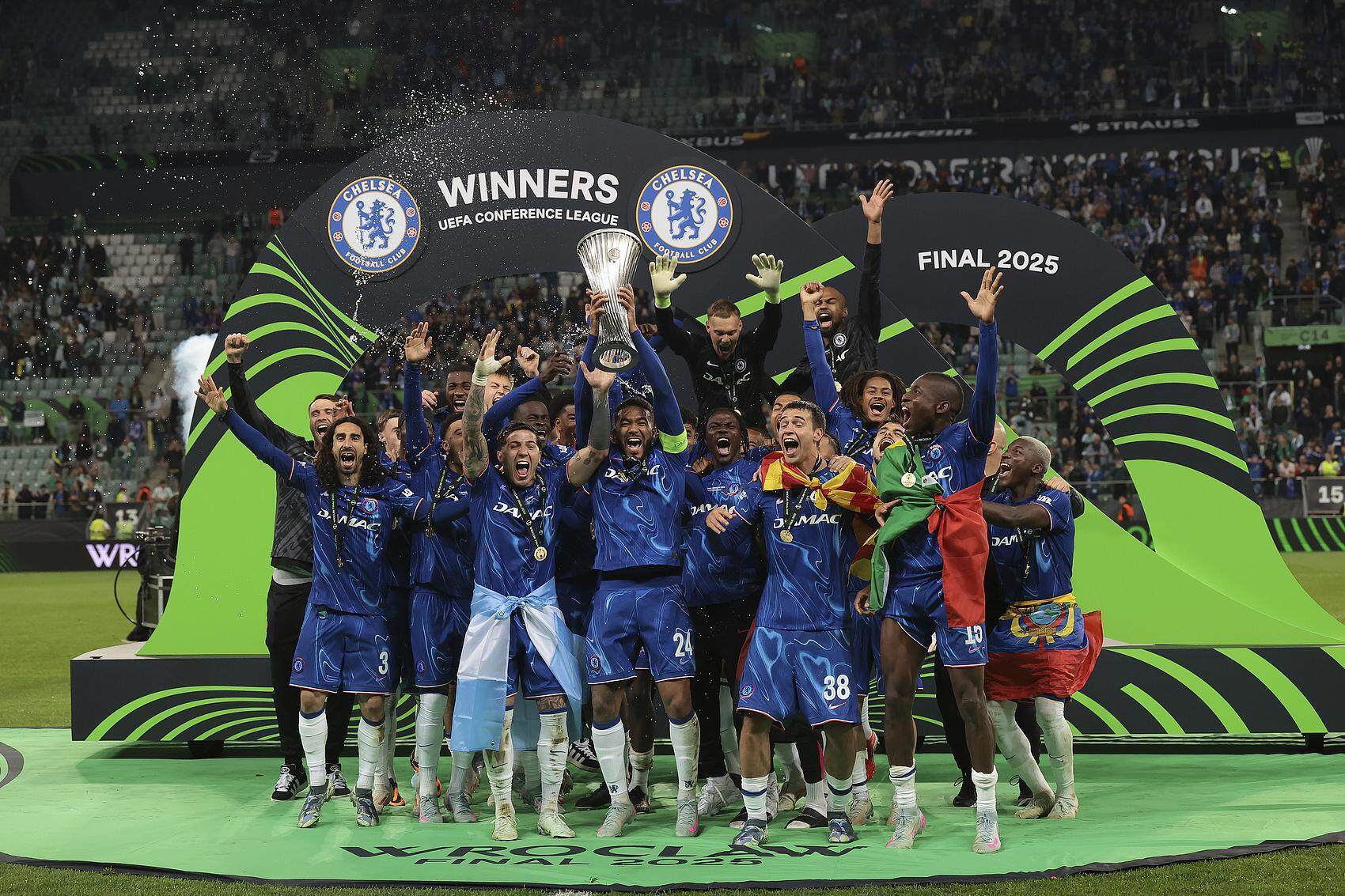 维尔京群岛队小组排名第一,晋级欧洲杯资格赛 维尔京群岛队小组排名第一,晋级欧洲杯资格赛