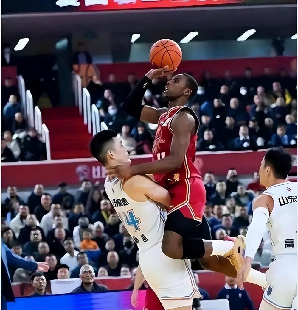 山东队主场告捷,深圳遭遇连败 山东队主场告捷,深圳遭遇连败