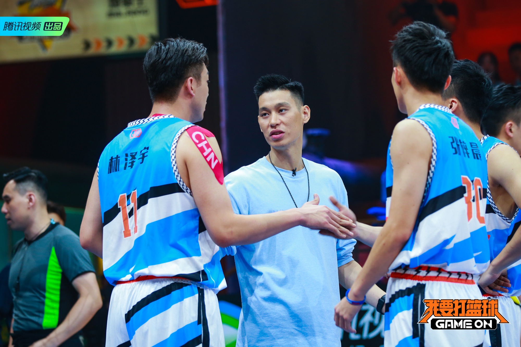 战队间紧张对决的篮球赛事全程报道! 战队间紧张对决的篮球赛事全程报道!