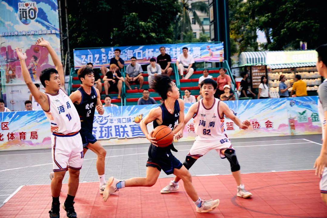 战队间紧张对决的篮球赛事全程报道! 战队间紧张对决的篮球赛事全程报道!