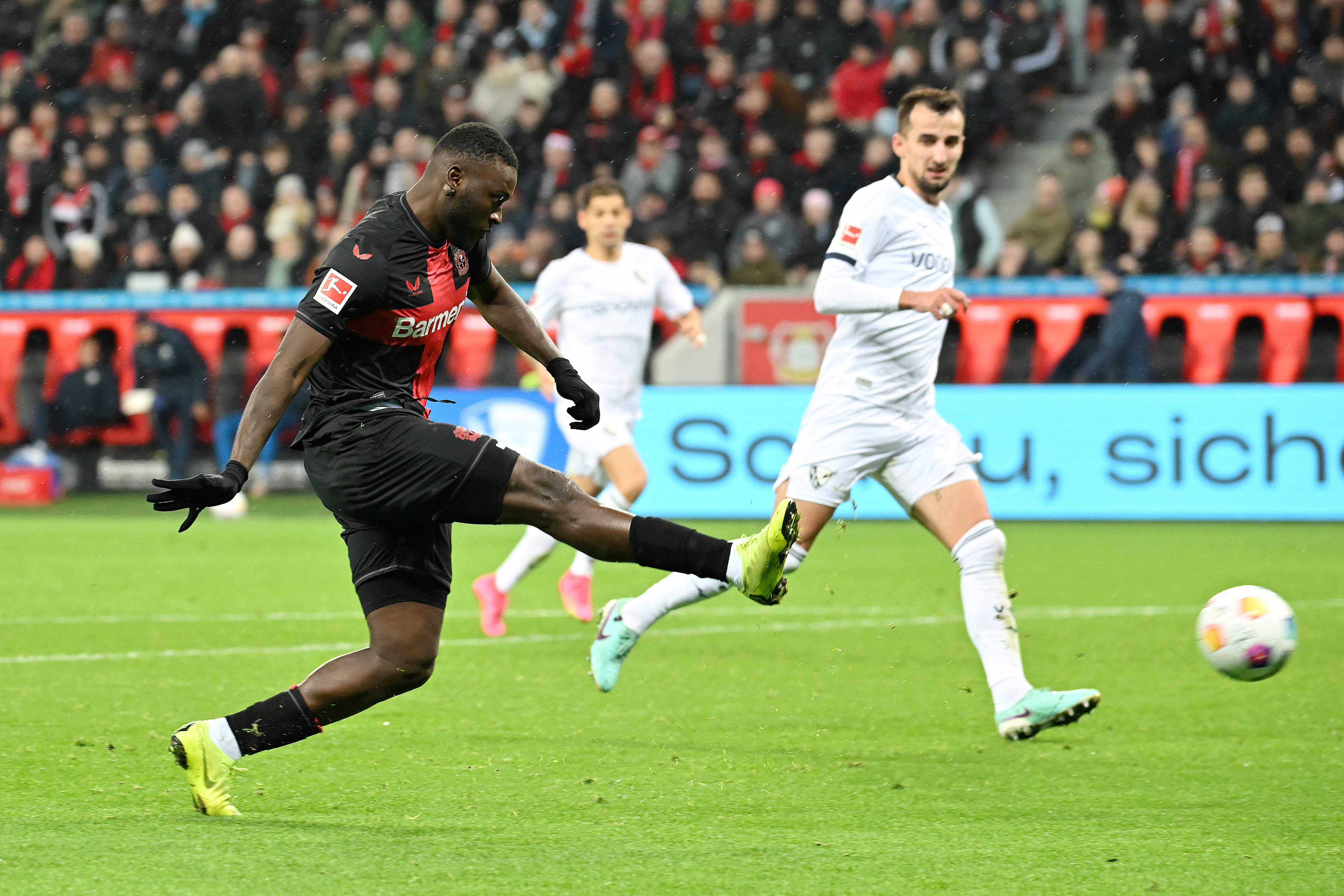 杜塞尔多夫俱乐部客场不敌勒沃库森,连续三场失利的简单介绍 杜塞尔多夫俱乐部客场不敌勒沃库森,连续三场失利的简单介绍