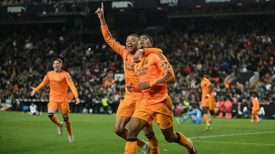 包含瓦伦西亚客场逆转，跻身联赛前列的词条