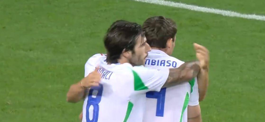 包含塞利斯挑选好苗,中场表现亮眼的词条 包含塞利斯挑选好苗,中场表现亮眼的词条