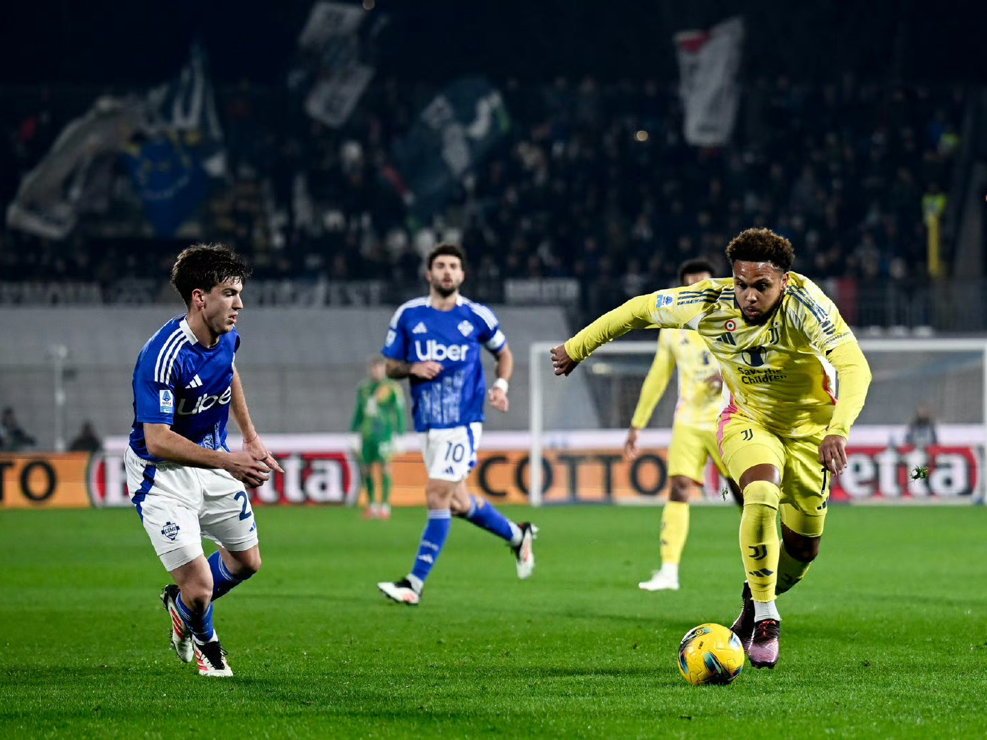 尤文图斯闷平对手,防守稳固无漏洞 尤文图斯闷平对手,防守稳固无漏洞