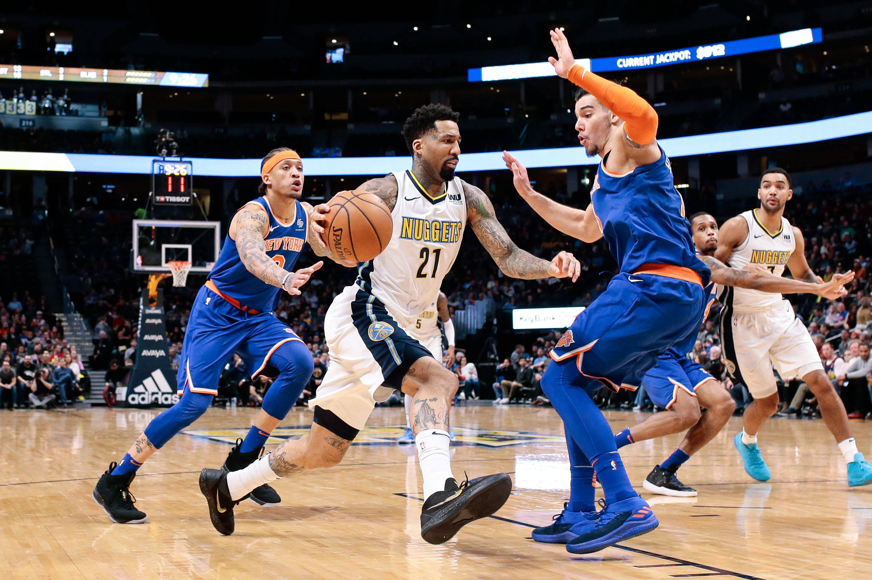 勇士完胜北京队，保罗关键制胜