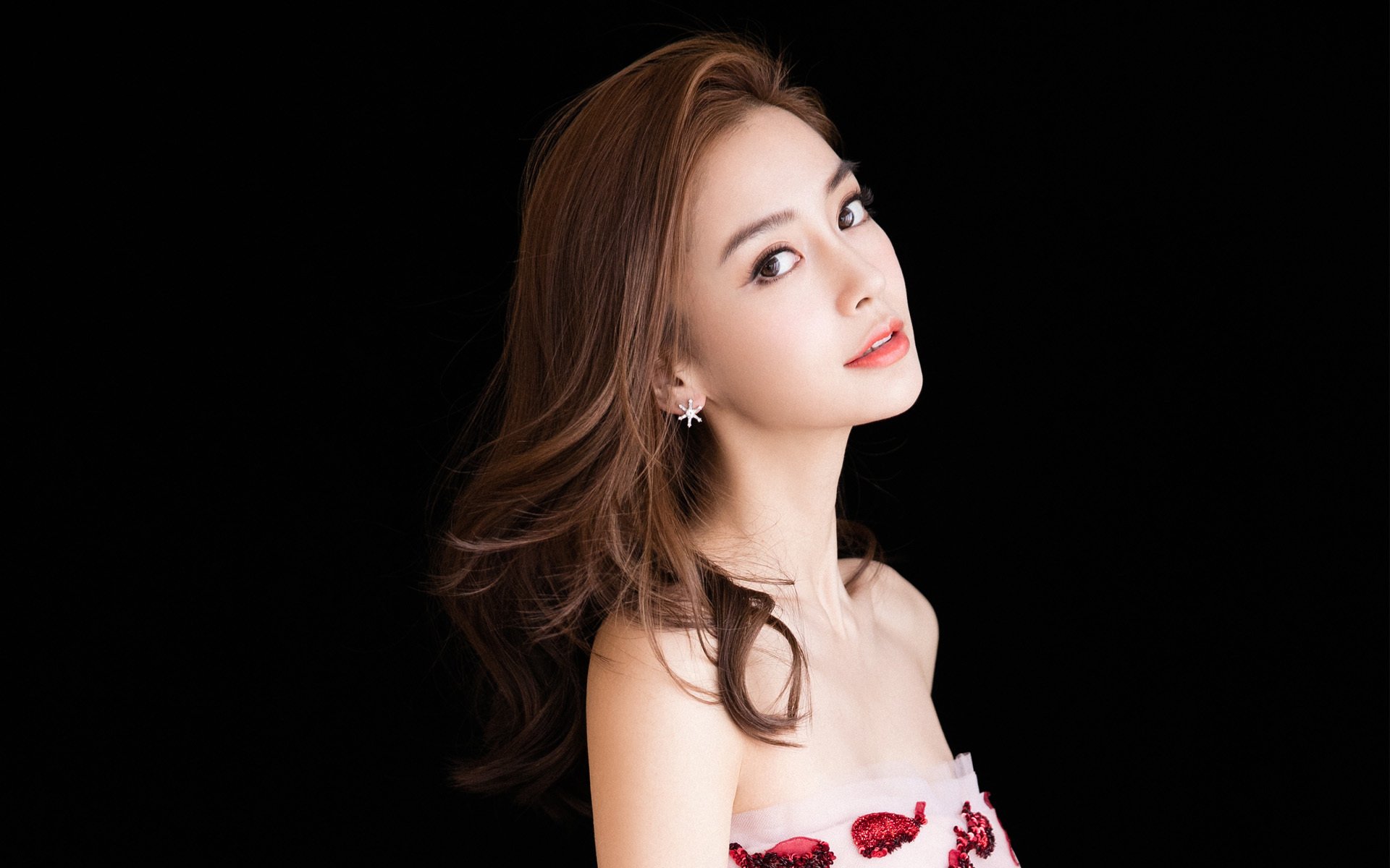 浓眉跨界降临费城？76人未来之战碾压马刺的战术革命