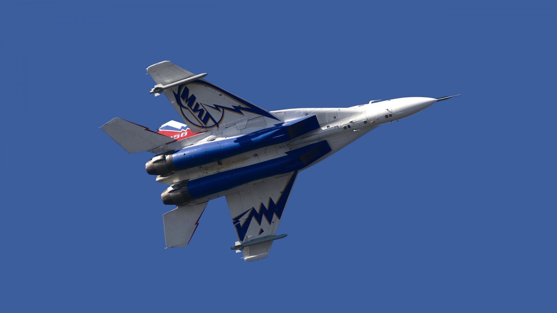 拉文关键先生闪耀,黄蜂终结骑士不败神话