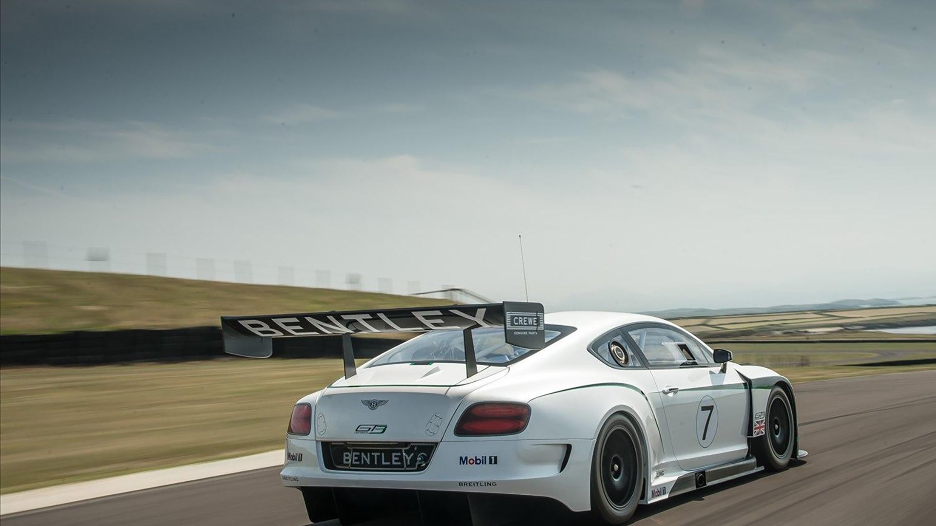 F1弯道的生死时速，尼日利亚前锋的致命一击