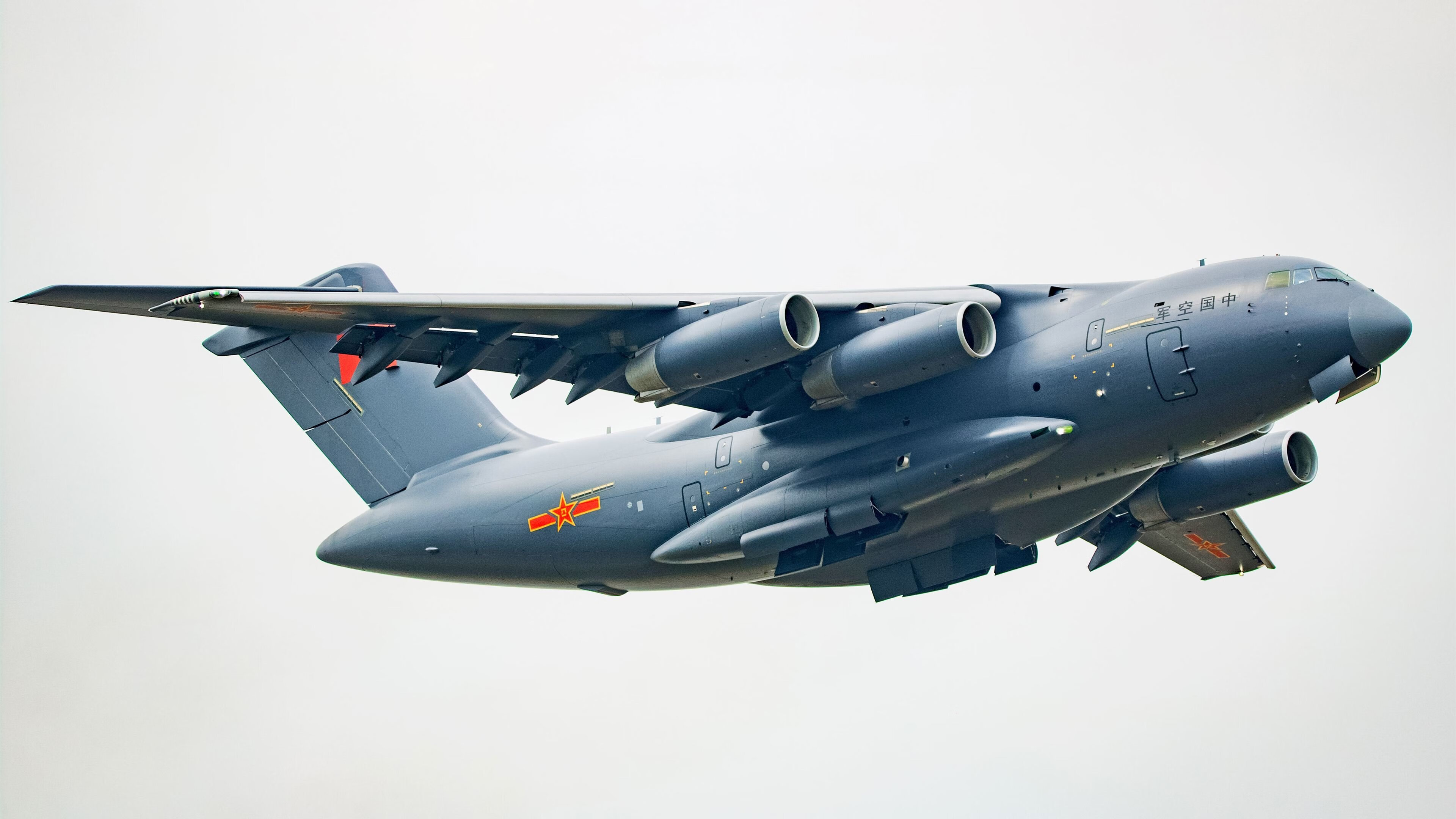 当雄鹿被鹰影笼罩，库里如何以关键之翼改写了天空的法则