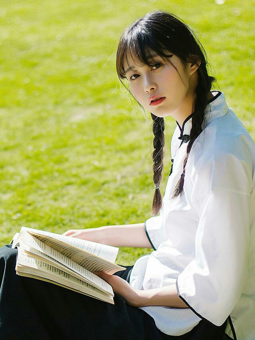 橙衣风暴对阵红色烈焰,劳塔罗冠军级表现改写利物浦与荷兰的足球叙事