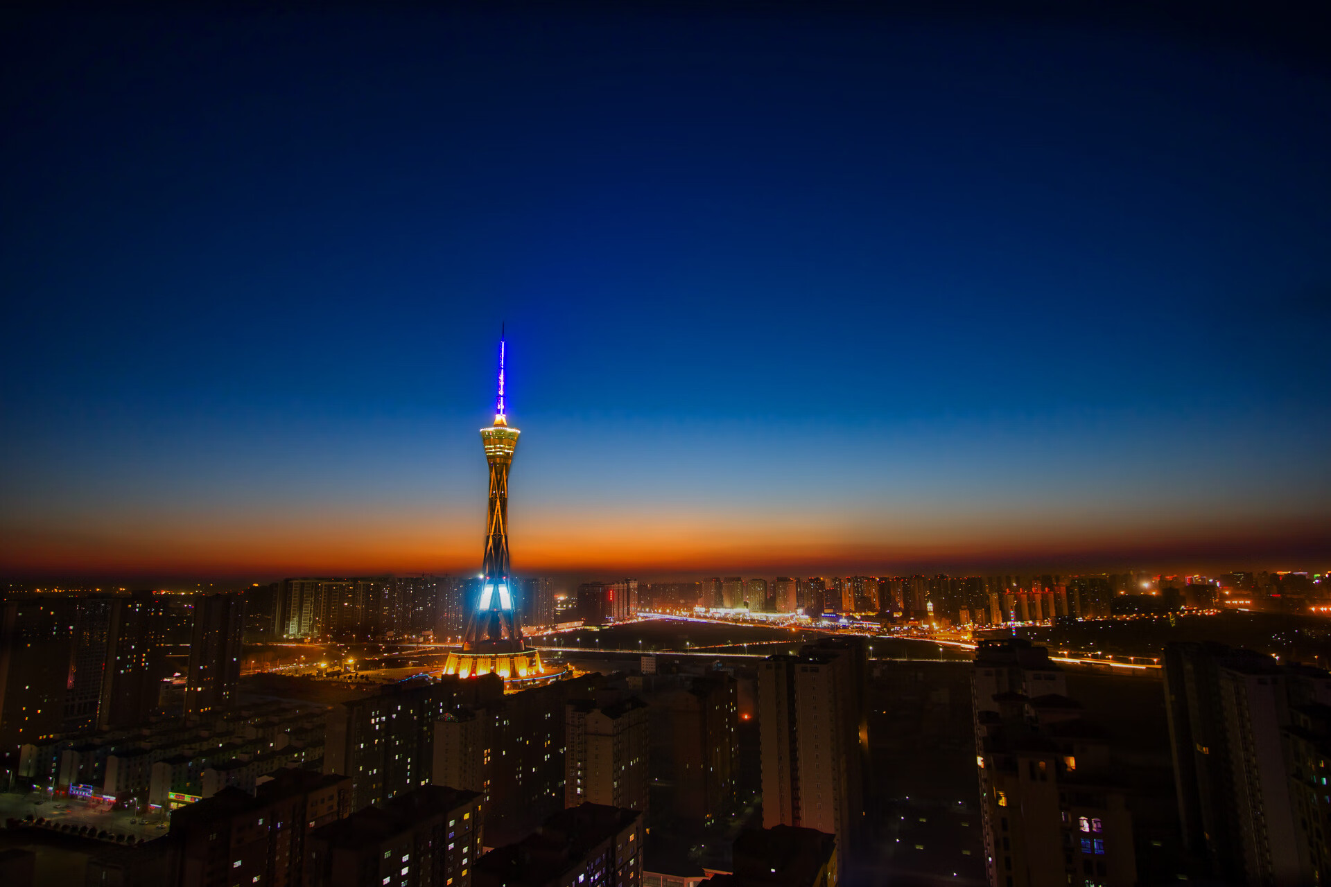 蓝衣军团的铁壁与三狮之星的锋芒,一场被唯一定义的世界杯生死战