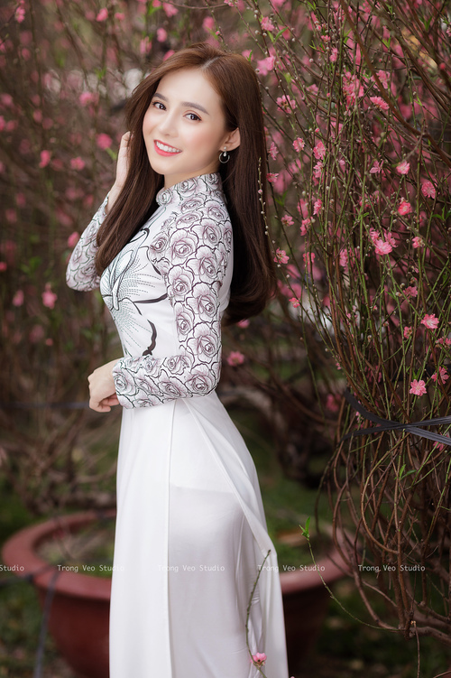 这是一篇为您定制的文章,融合了体育竞技的戏剧性、地缘政治隐喻以及唯一性的叙事逻辑