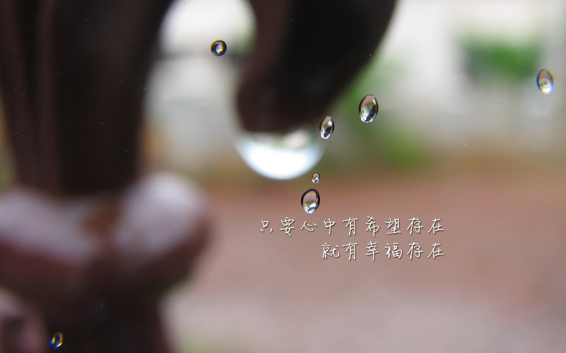 红白风暴席卷枫叶之国，格列兹曼导演战术绞杀，加拿大26脚传递击碎瑞士钟表精密